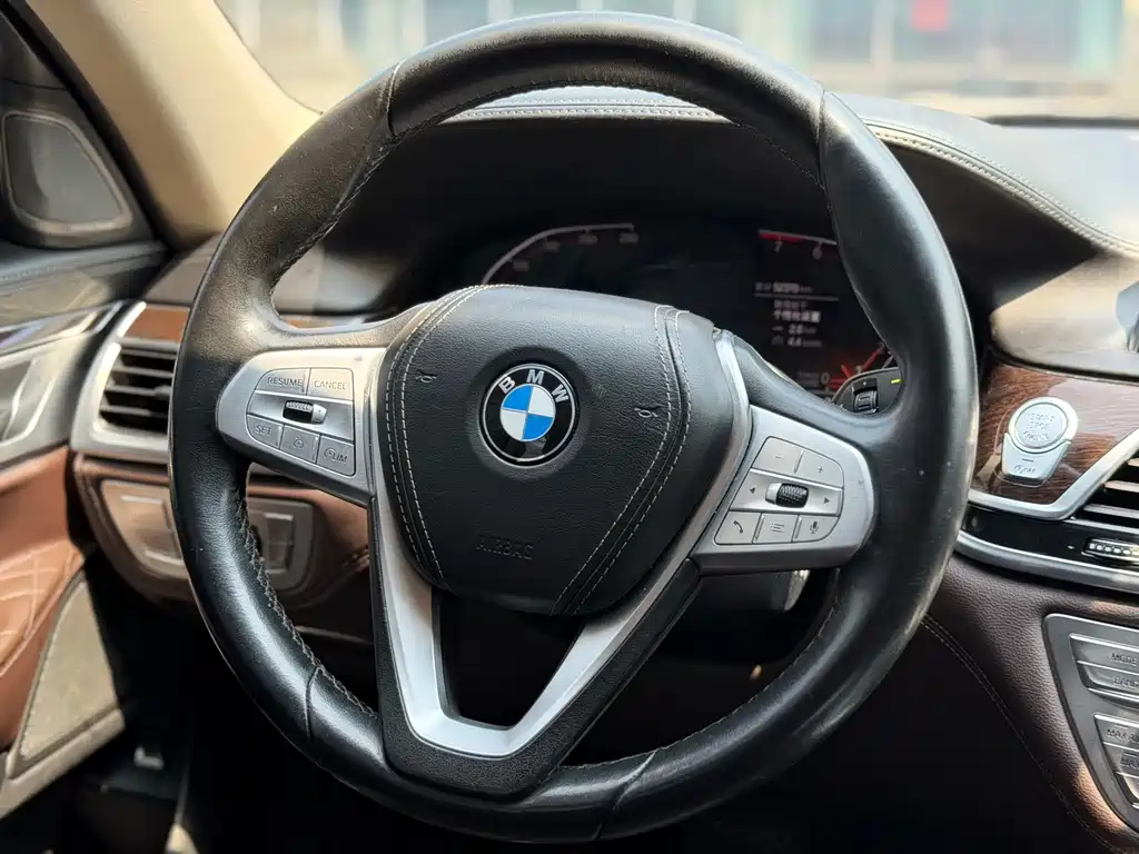 BMW 7 Series 2021 — фото 14