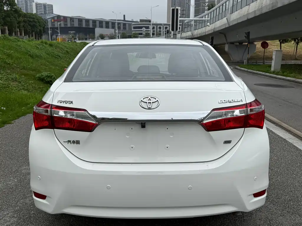 Toyota Corolla 2015 — фото 8