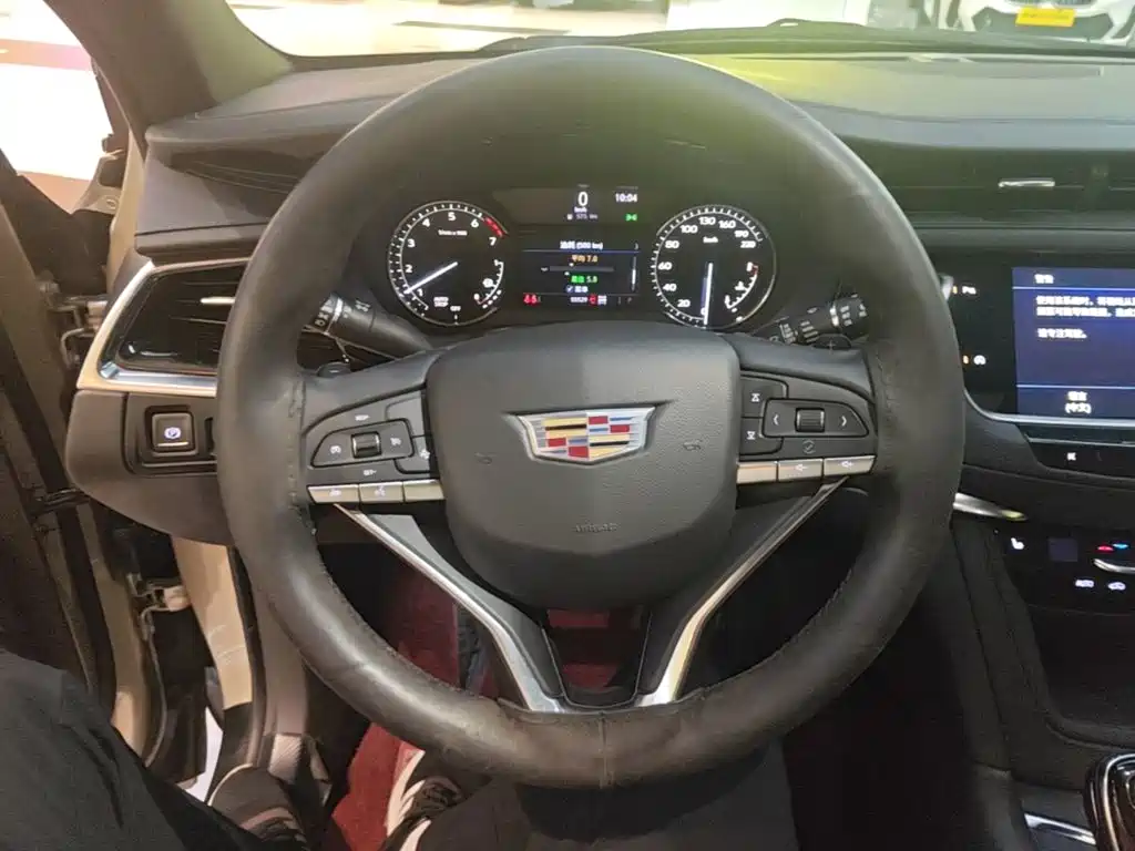 Cadillac XT6 2022 — фото 11