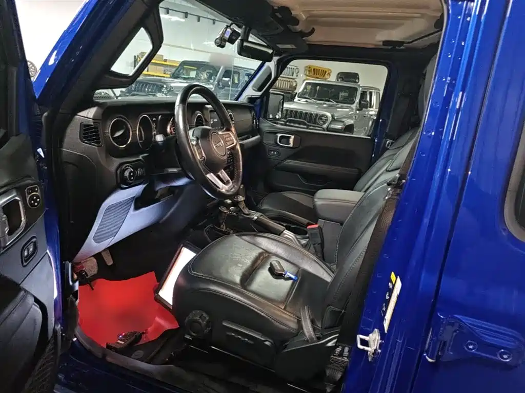 Jeep Wrangler 2020 — фото 15