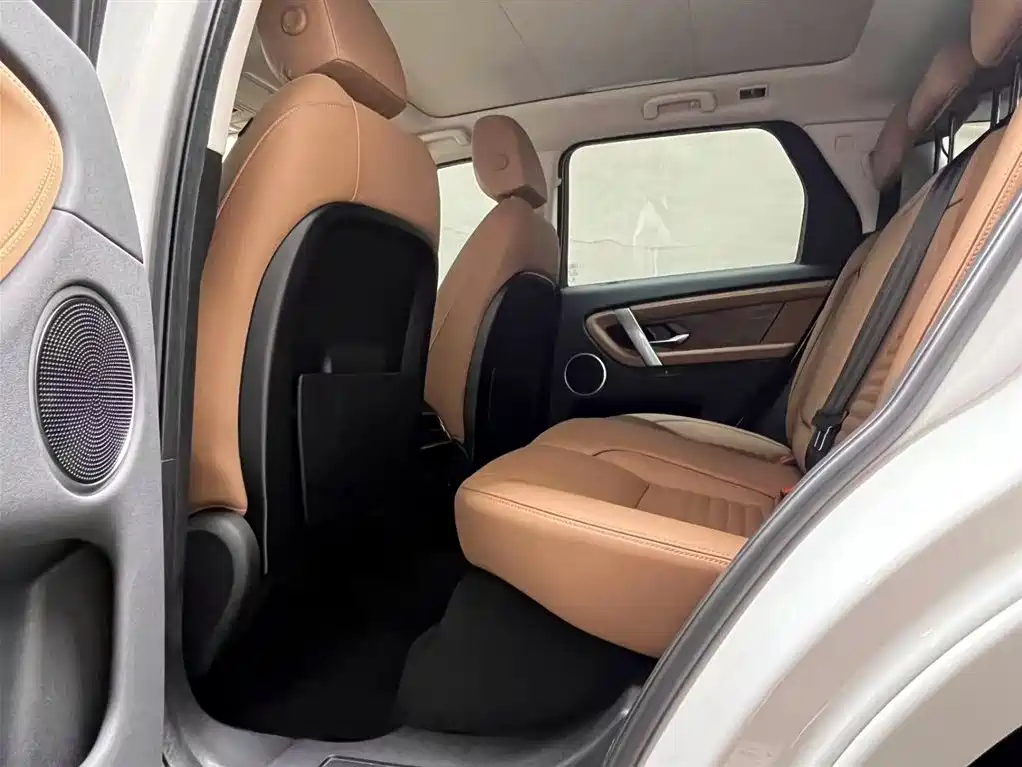 Land Rover Discovery Sport 2024 — фото 10