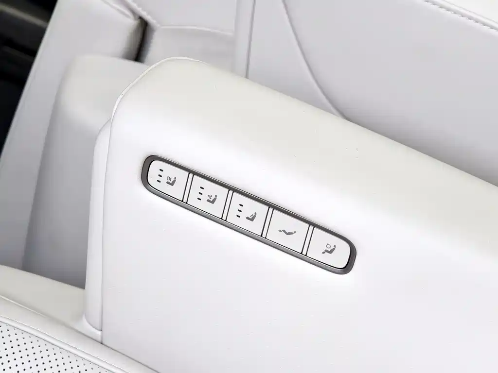 Li Auto Li MEGA 2025 — фото 10
