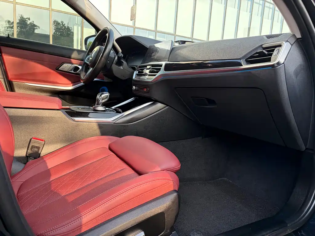 BMW 3 Series 2022 — фото 14