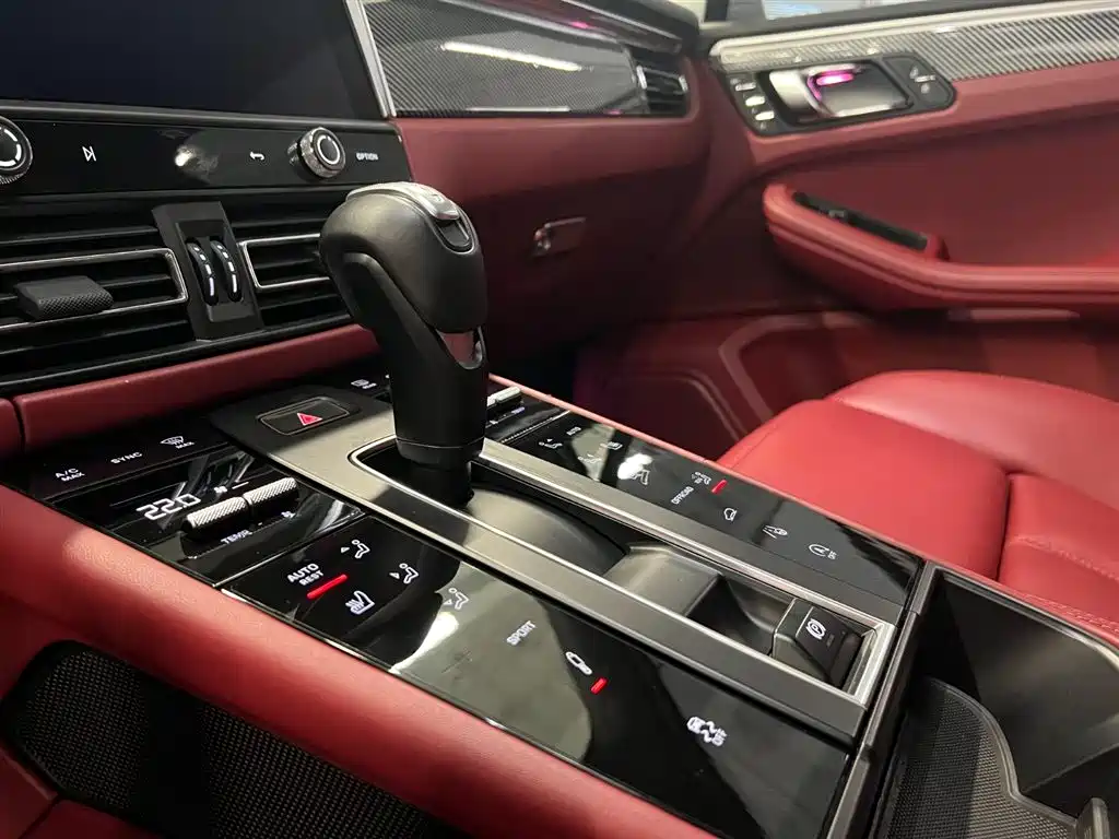 Porsche Macan 2023 — фото 12