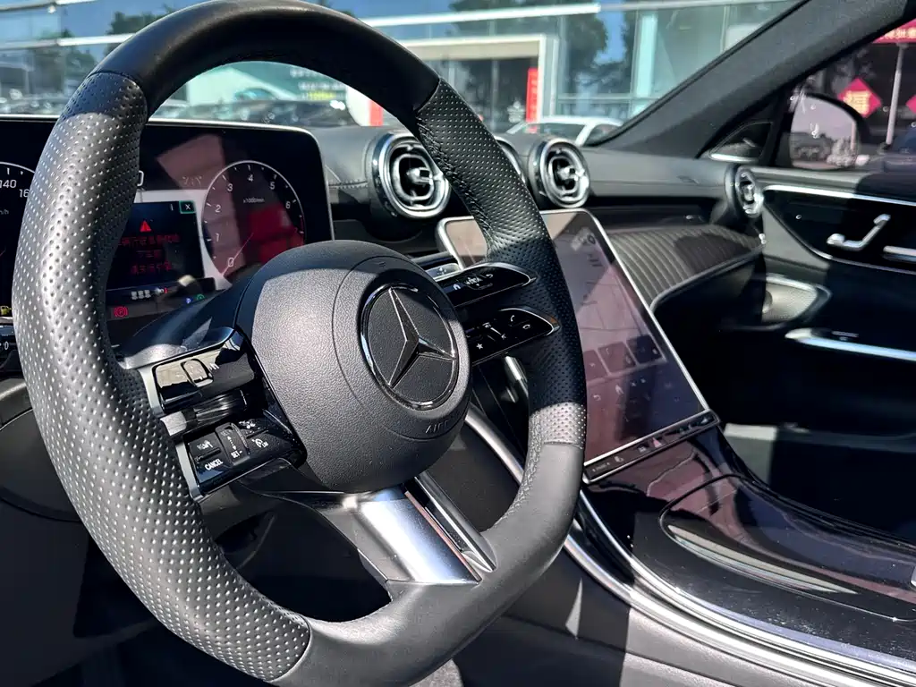 Mercedes-Benz C-Class 2023 — фото 15
