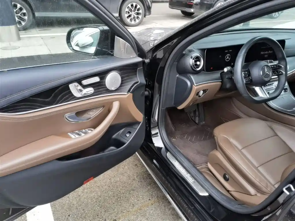 Mercedes-Benz E-Class 2021 — фото 16