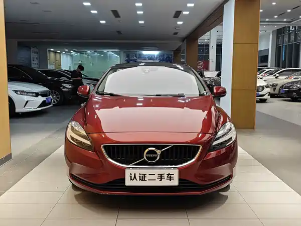 Volvo V40 2018