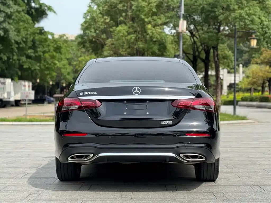 Mercedes-Benz E-Class 2023 — фото 7