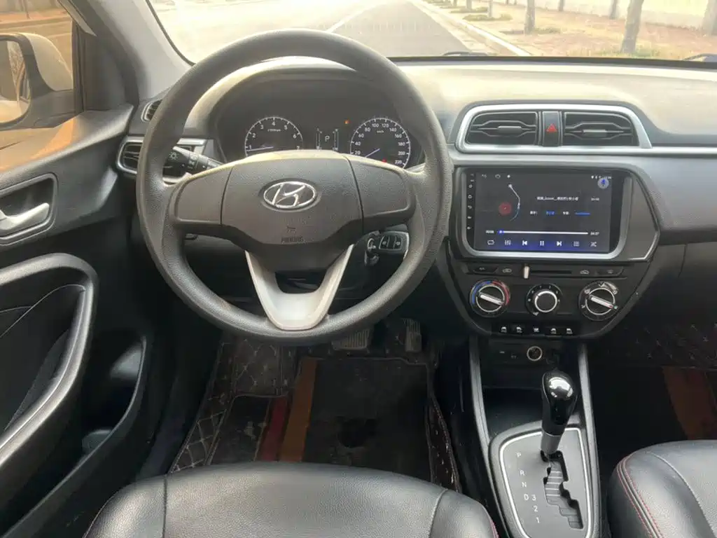 Hyundai Accent 2019 — фото 23