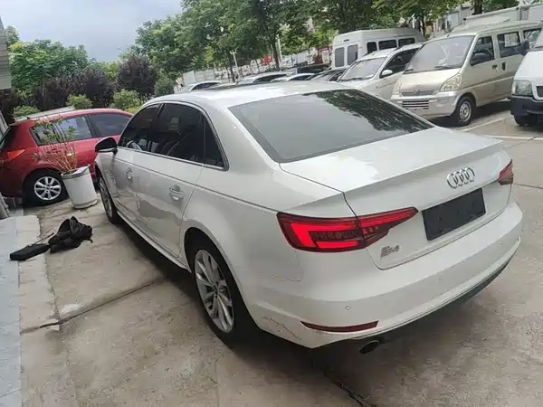 Audi A4L 2017