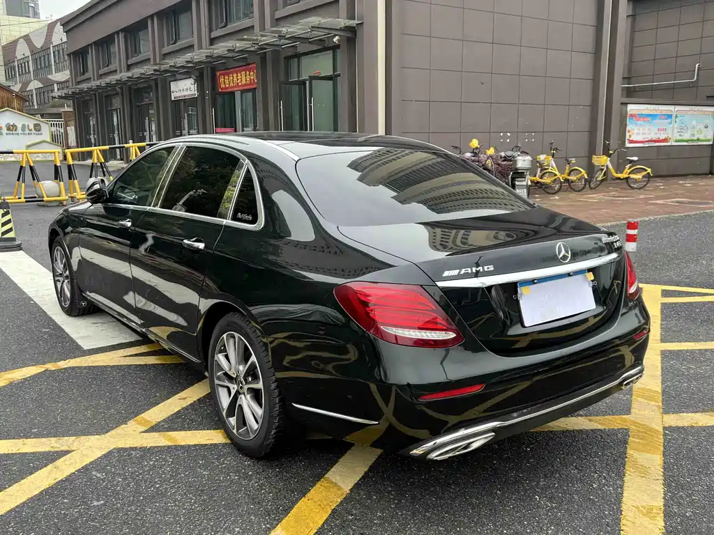 Mercedes-Benz E-Class 2019 — фото 11