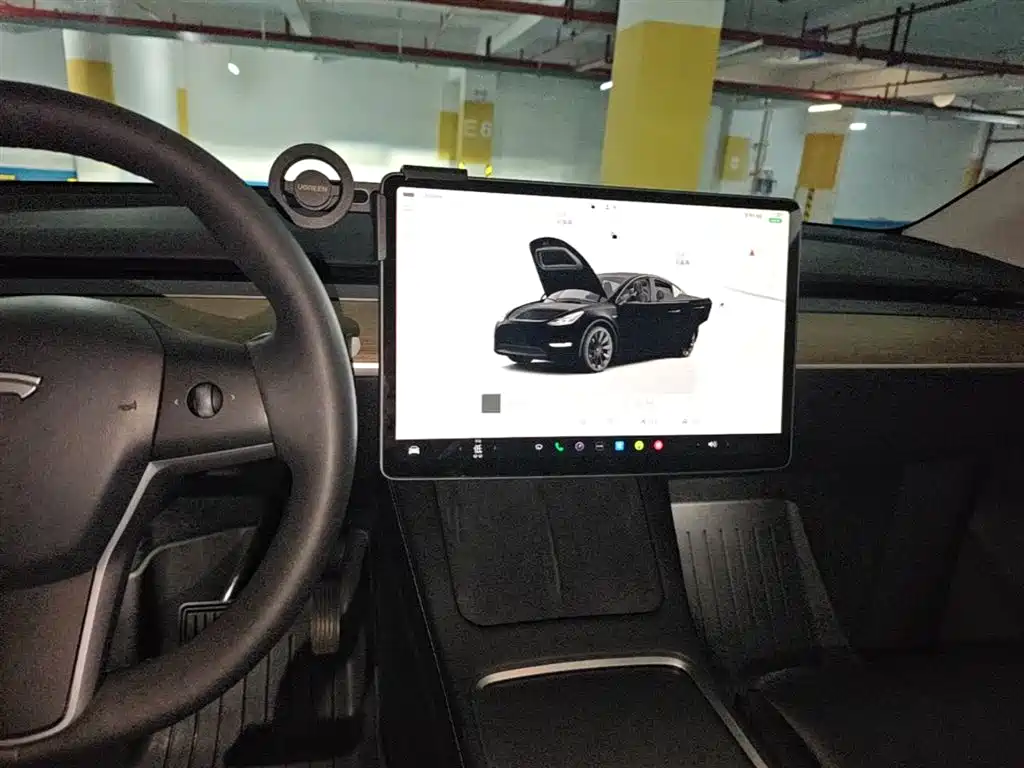 Tesla Model Y 2022 — фото 13
