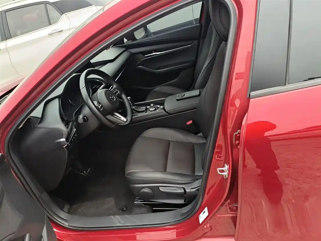 Mazda 3 Axela 2021 — фото 15