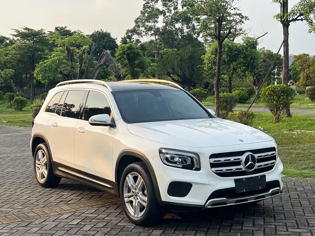 Mercedes-Benz GLB 2023