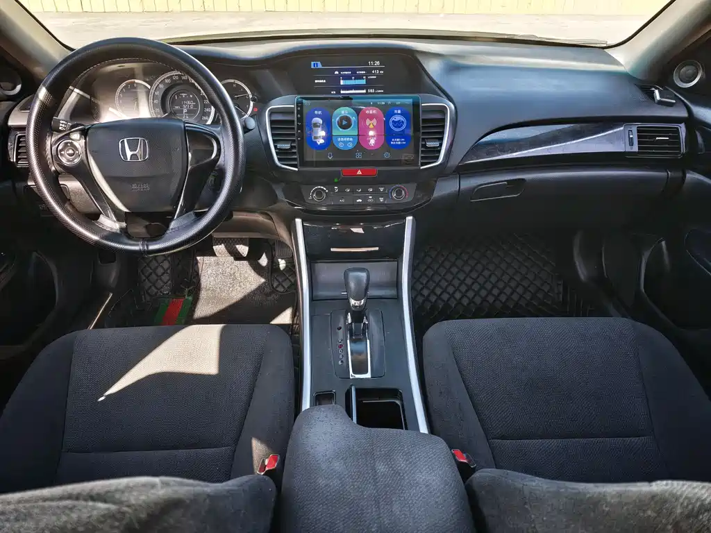 Honda Accord 2018 — фото 7