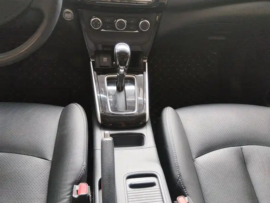 Nissan Sylphy 2017 — фото 16