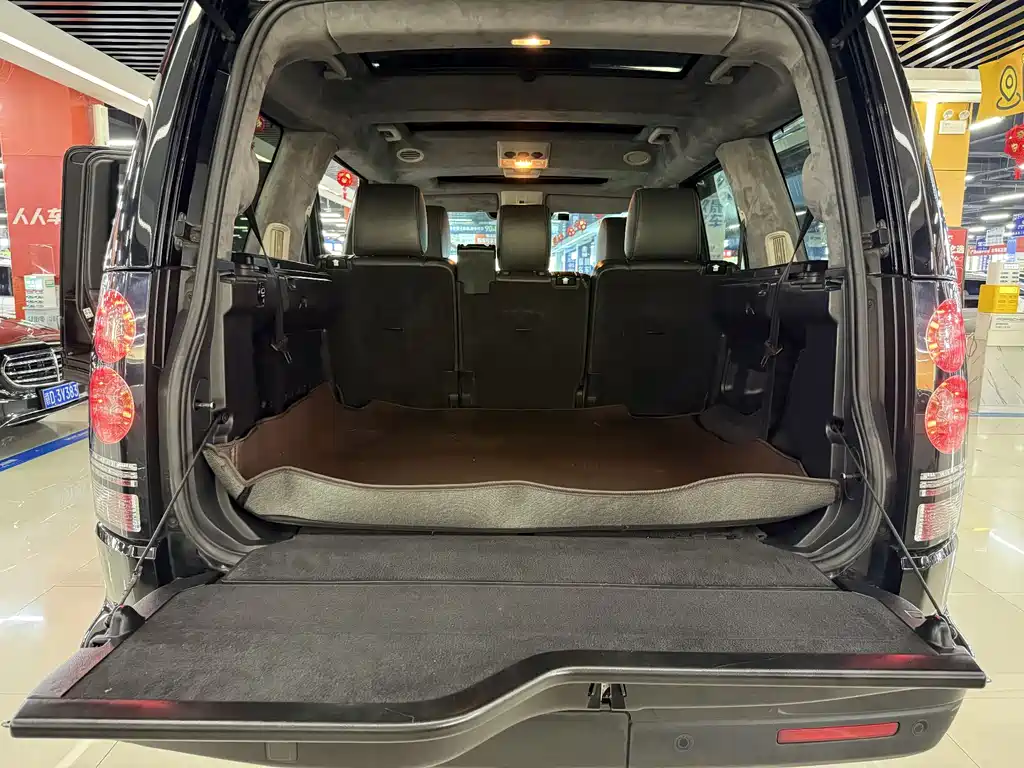 Land Rover Discovery 2015 — фото 8