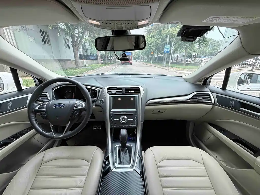 Ford Mondeo 2014 — фото 14