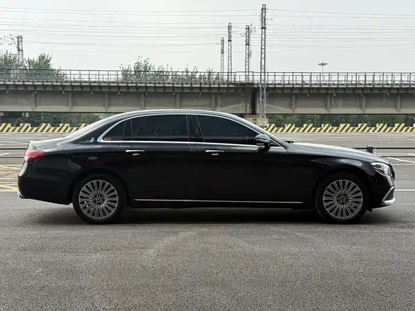Mercedes-Benz E-Class 2022