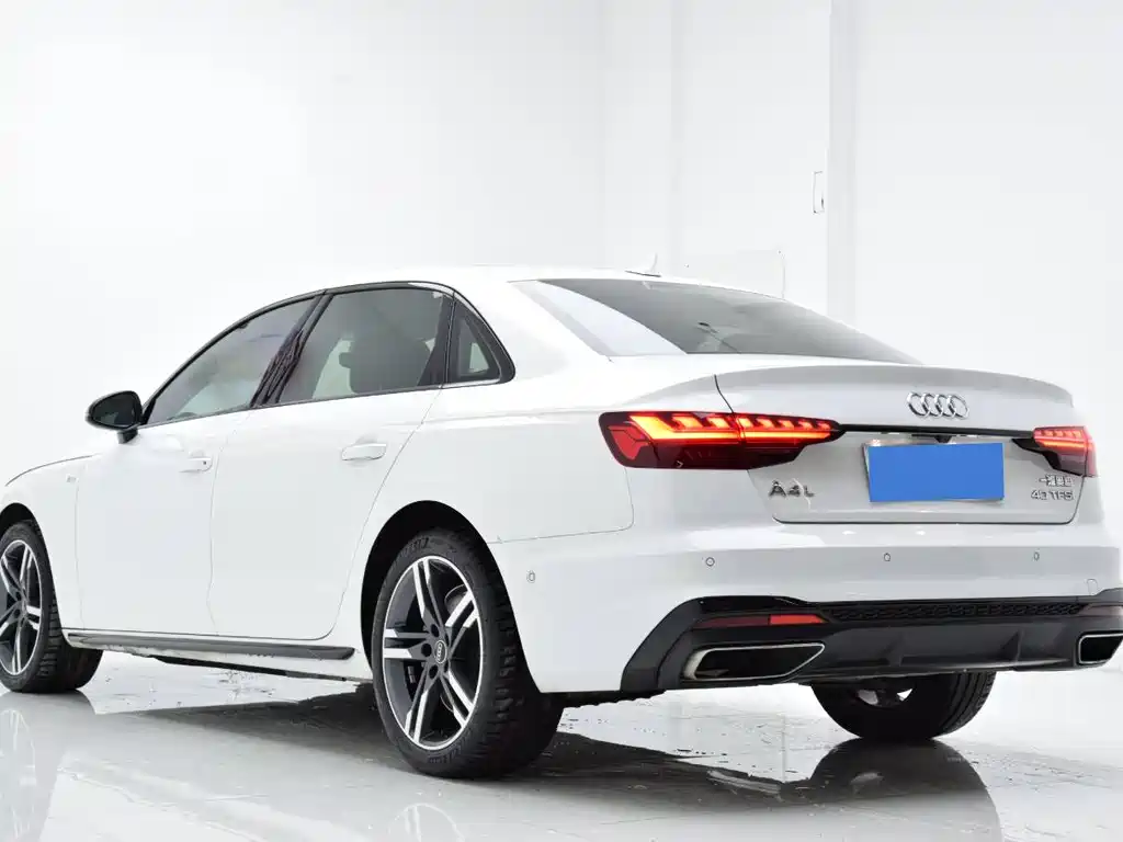 Audi A4L 2023 — фото 4