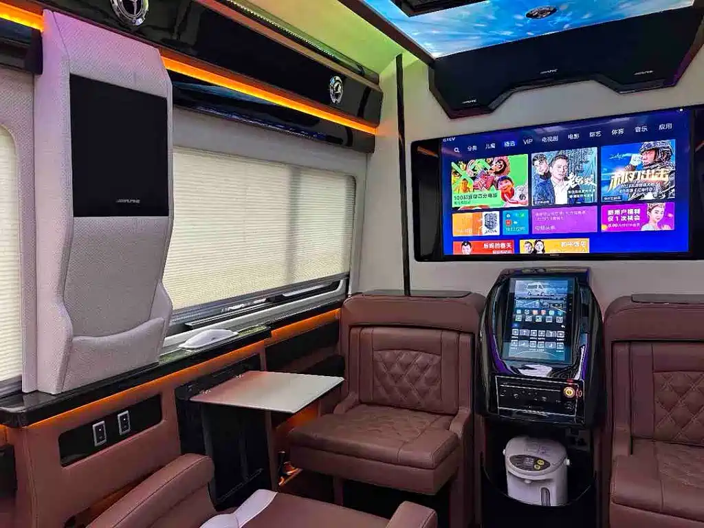 Mercedes-Benz Sprinter 2018 — фото 13