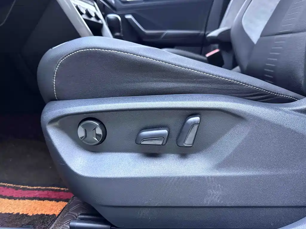 Volkswagen T-Roc 2023 — фото 17