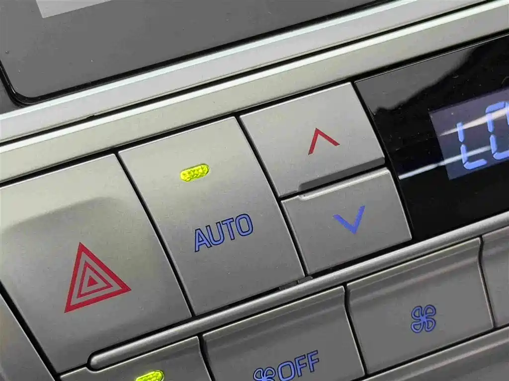 Toyota Prado 2020 — фото 18