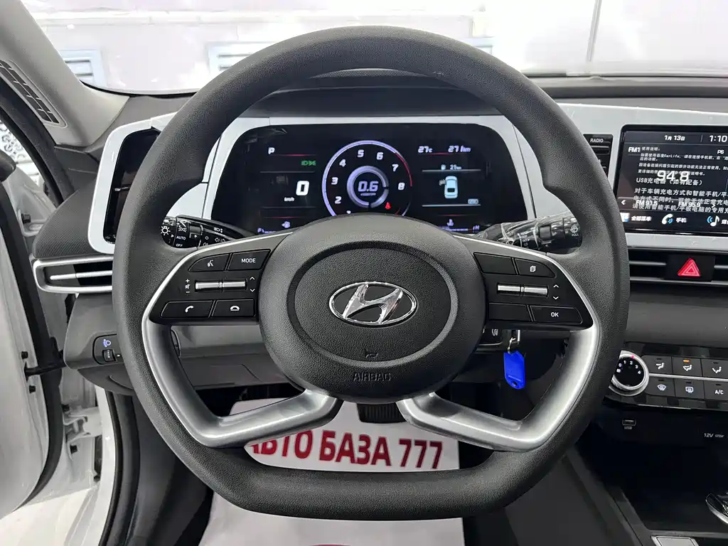 Hyundai Elantra 2024 — фото 10