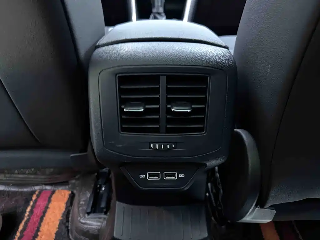 Volkswagen T-Roc 2023 — фото 18