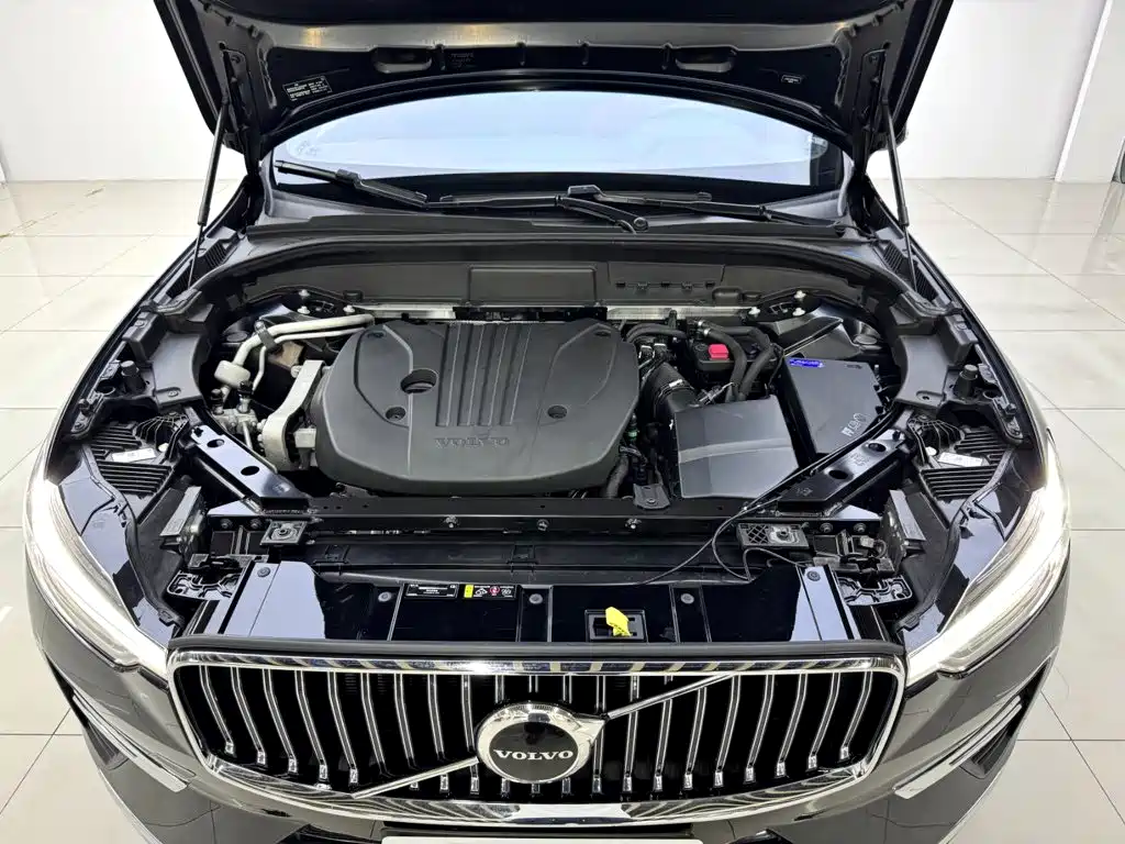 Volvo XC60 2023 — фото 20