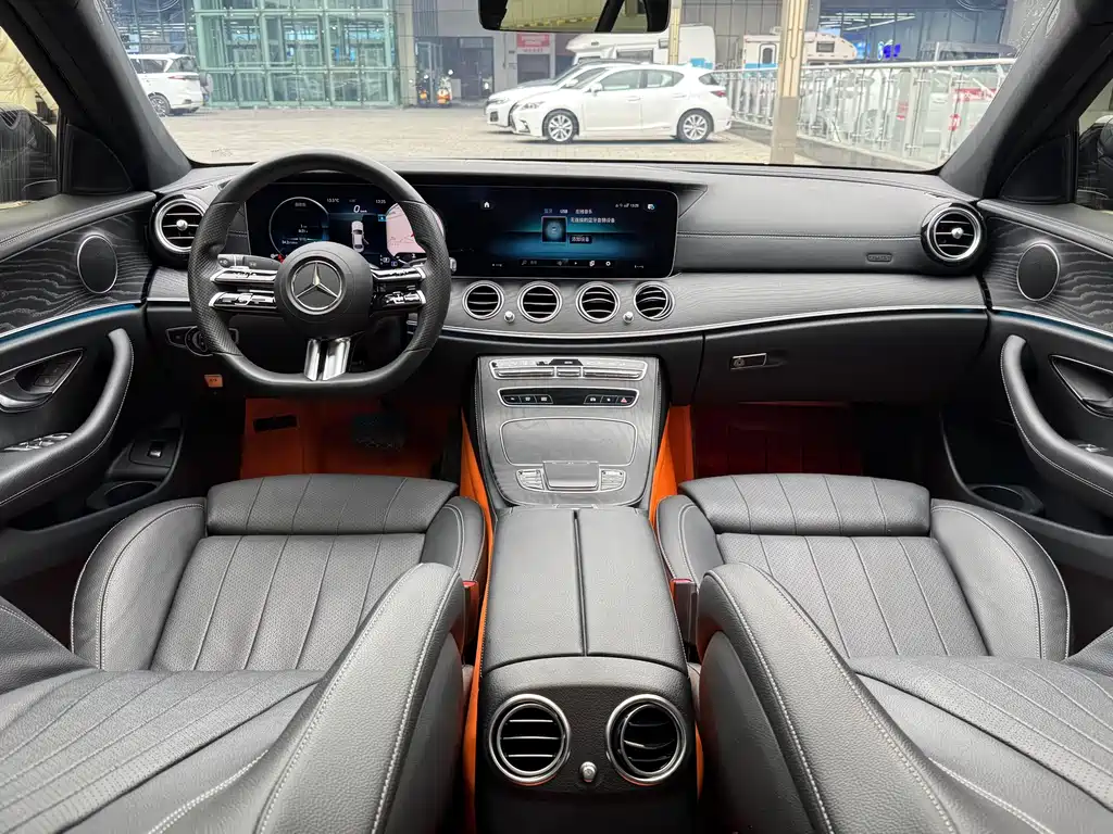 Mercedes-Benz E-Class 2022 — фото 17