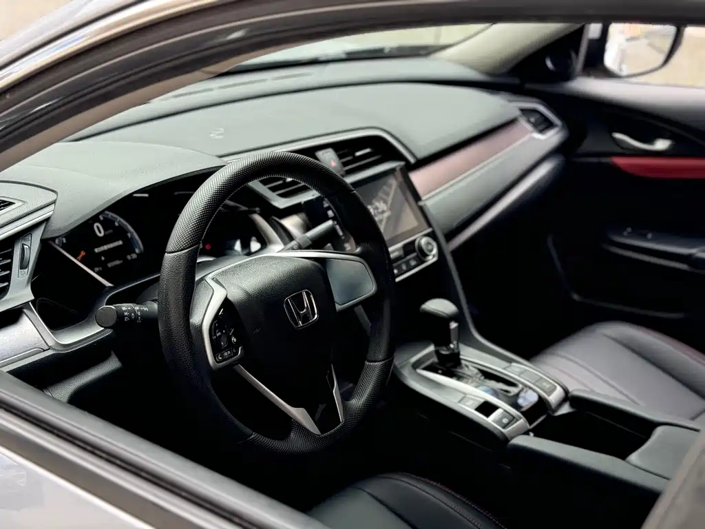 Honda Civic 2019 — фото 10