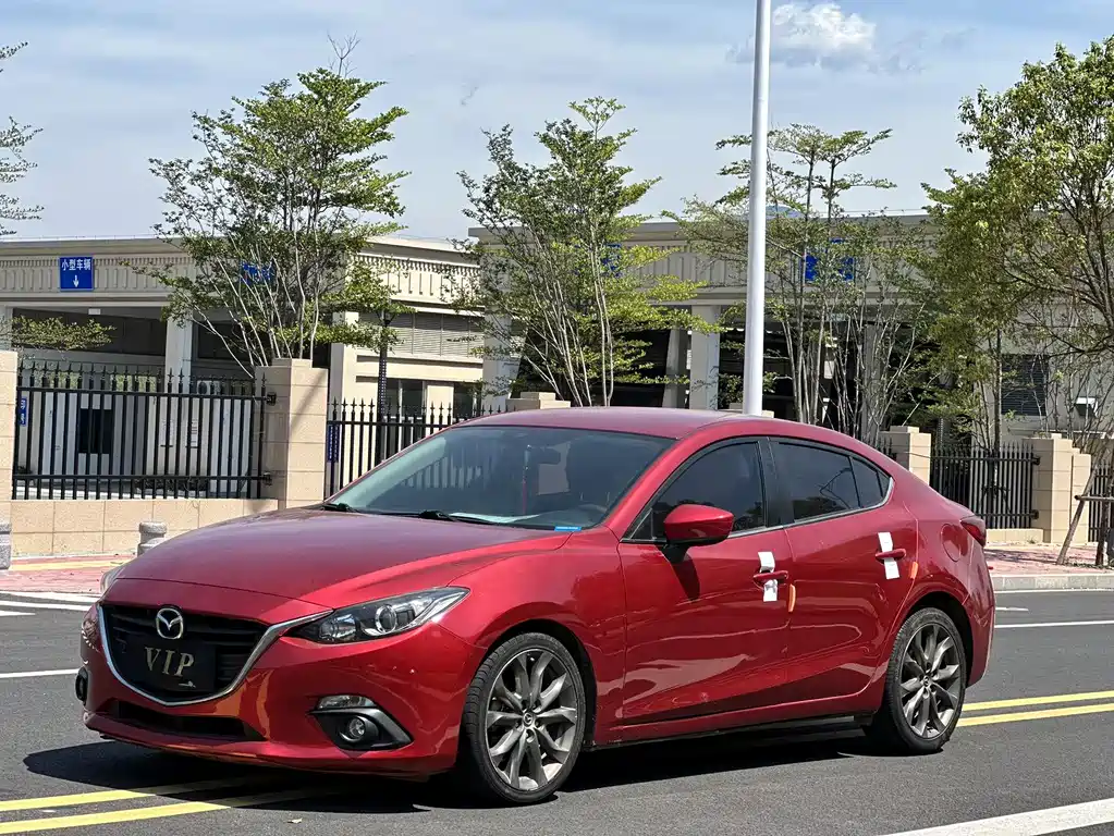 Mazda 3 Axela 2015