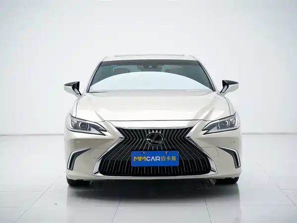 Lexus ES 2018