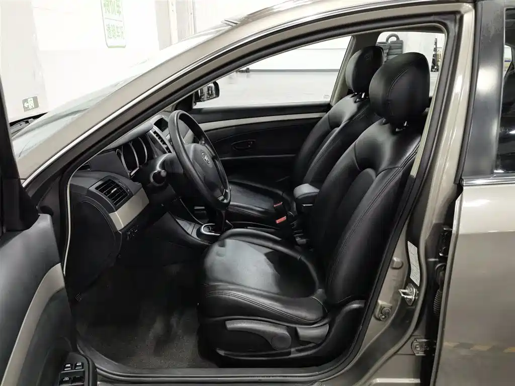 Nissan Sylphy 2019 — фото 10