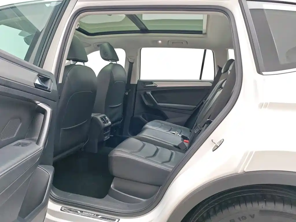 Volkswagen Tiguan L 2019 — фото 15
