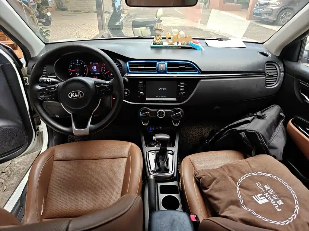 Kia KX CROSS 2017 — фото 10