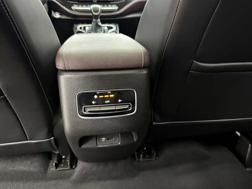 GAC Motor Trumpchi M6 2022 — фото 16