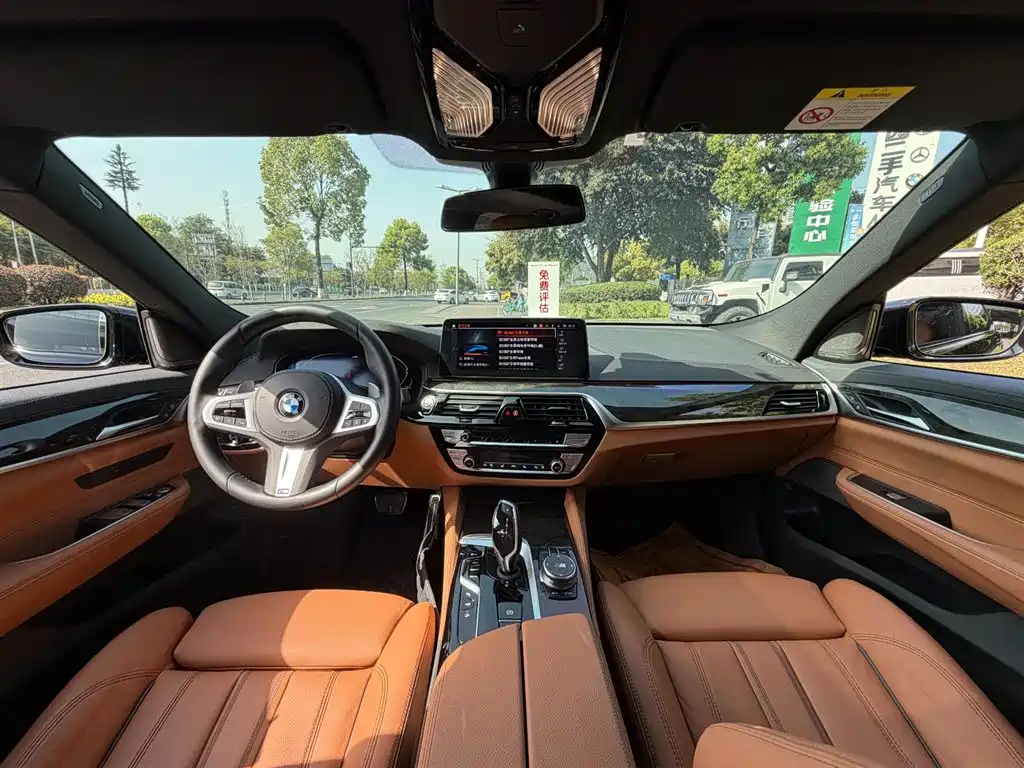 BMW 6 Series GT 2024 — фото 11