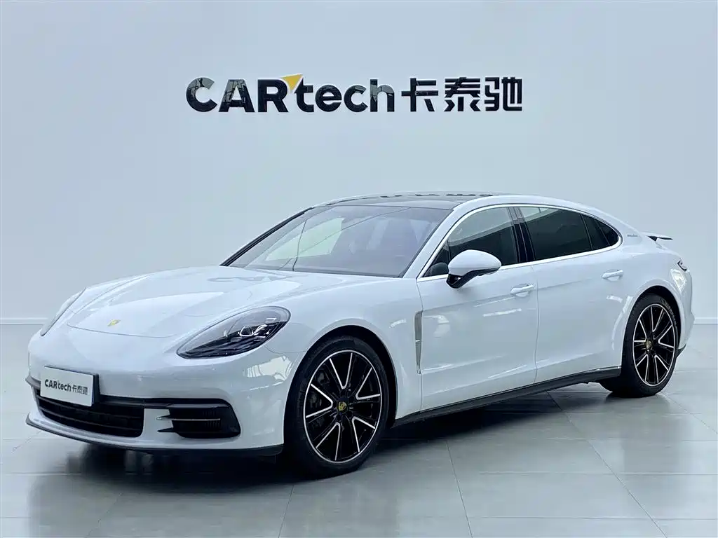 Porsche Panamera 2019 — фото 1