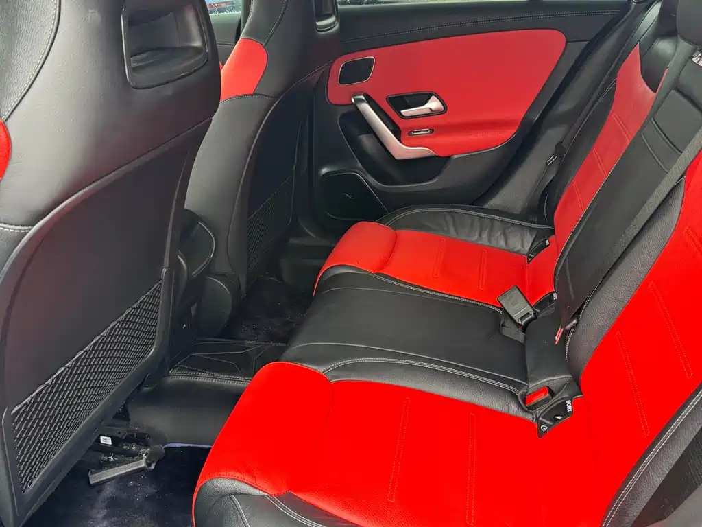 Mercedes-Benz CLA AMG 2024 — фото 16
