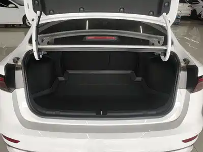 Geely Emgrand 2024
