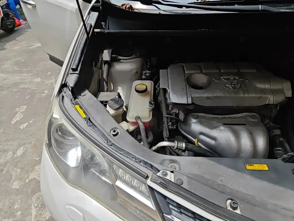 Toyota RAV4 2015 — фото 22
