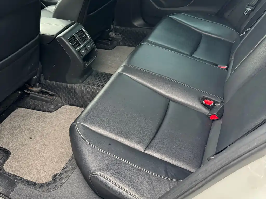 Honda Accord 2023 — фото 16