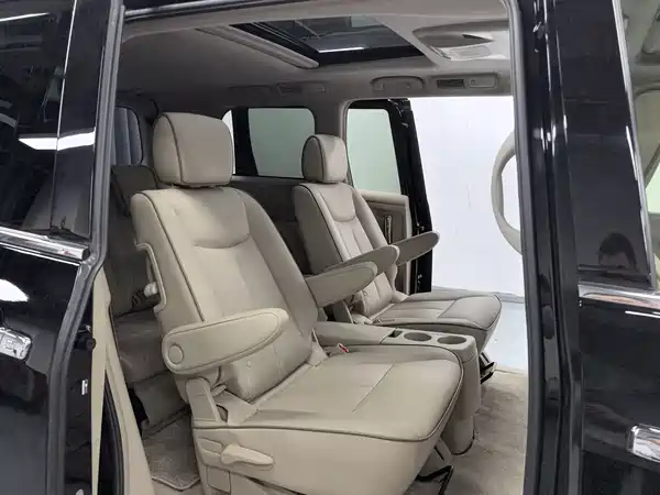 Nissan Quest 2013