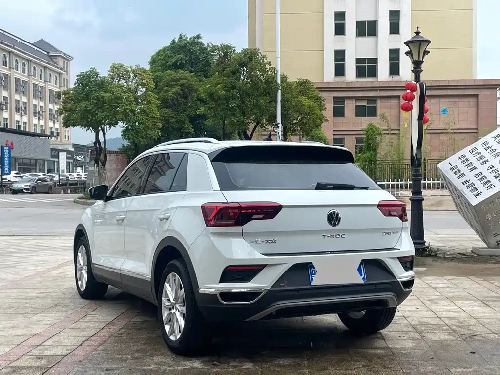 Volkswagen T-Roc 2021 — фото 8