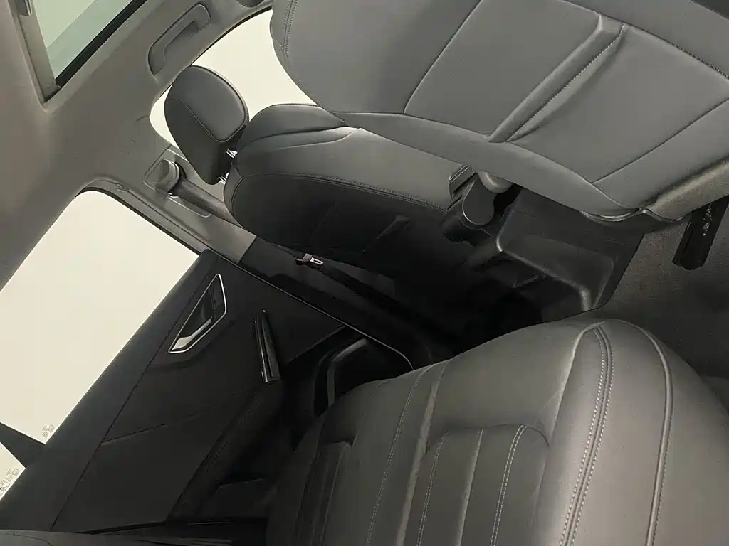 Audi Q2L 2022 — фото 16