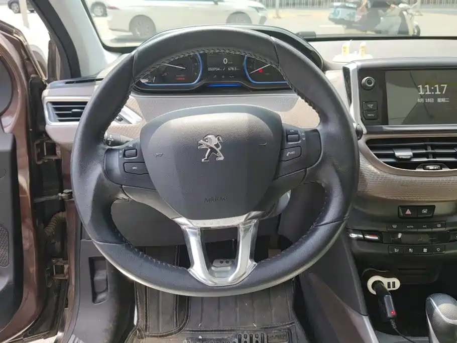 Peugeot 2008 2015 — фото 15