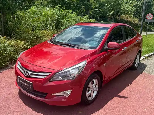 Hyundai Accent 2015