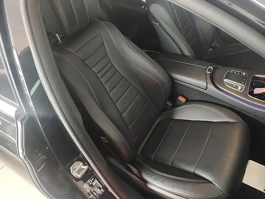 Mercedes-Benz E-Class 2020 — фото 25
